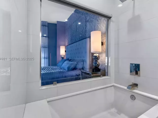 3-bedroom condo for sale in Miami - 1300 S Miami Ave PH5001 - MondialRealty