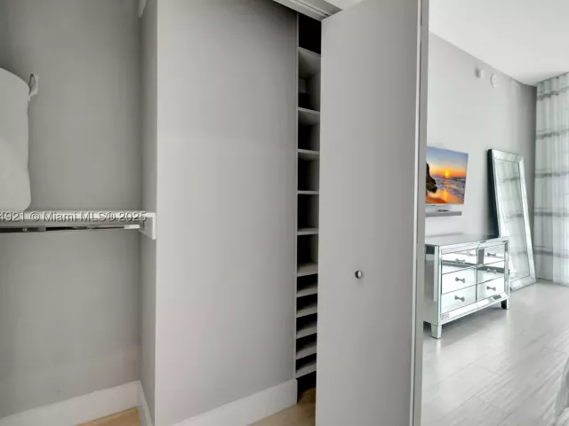 3-bedroom condo for sale in Miami - 1300 S Miami Ave PH5001 - MondialRealty