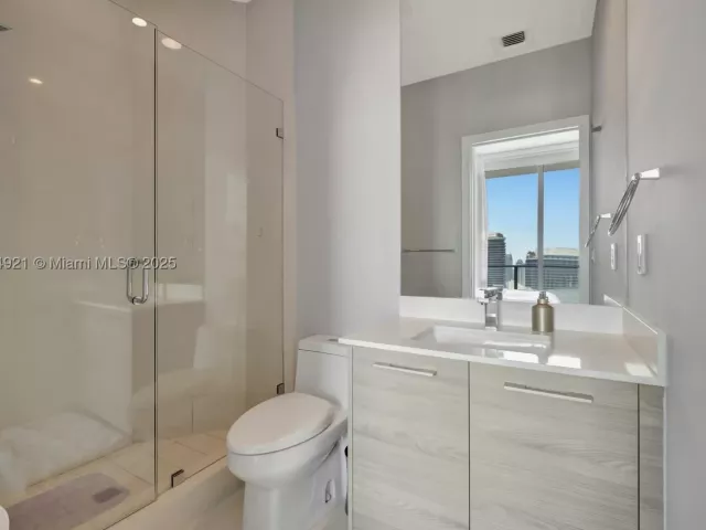 3-bedroom condo for sale in Miami - 1300 S Miami Ave PH5001 - MondialRealty