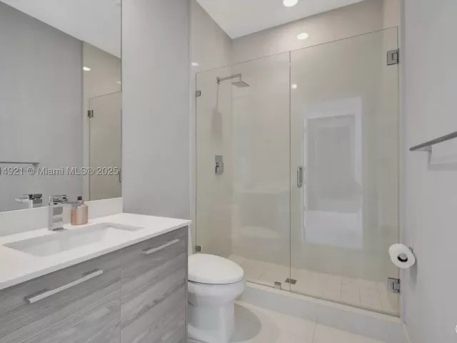 3-bedroom condo for sale in Miami - 1300 S Miami Ave PH5001 - MondialRealty
