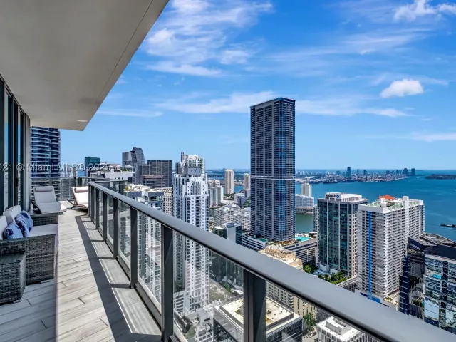 3-bedroom condo for sale in Miami - 1300 S Miami Ave PH5001 - MondialRealty