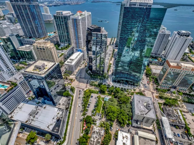 3-bedroom condo for sale in Miami - 1300 S Miami Ave PH5001 - MondialRealty