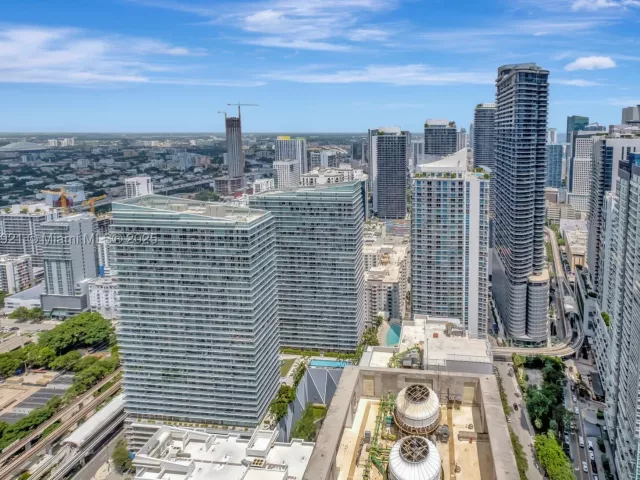 3-bedroom condo for sale in Miami - 1300 S Miami Ave PH5001 - MondialRealty