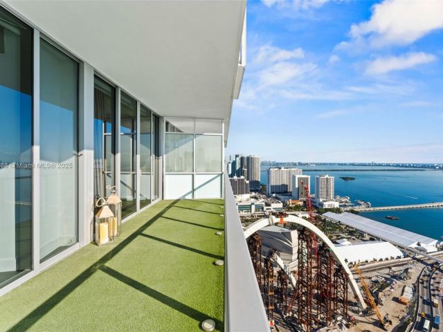 Apartment for sale  Unit #4502 - photo 6804512