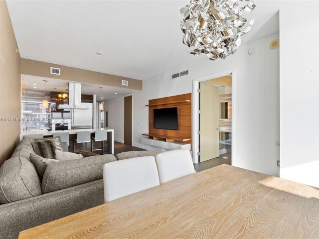 Apartment for sale  Unit #4502 - photo 6804515