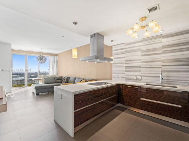 Apartment for sale  Unit #4502 - photo 6804519