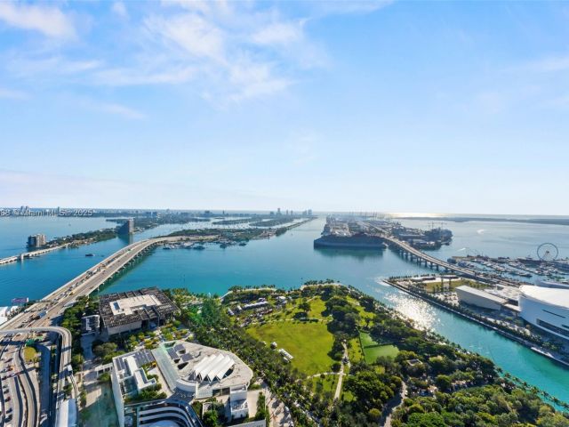 Apartment for sale  Unit #4502 - photo 6804522