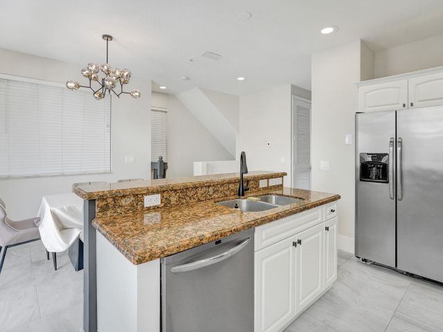 Home for rent at 3600 NW 5th Terrace - photo 6808860