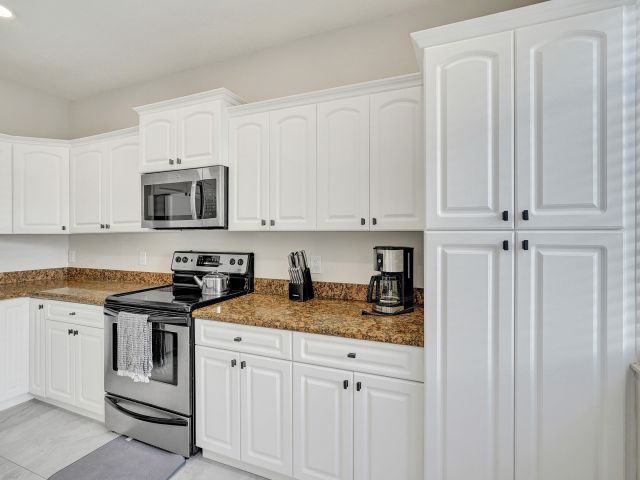 Home for rent at 3600 NW 5th Terrace - photo 6808861