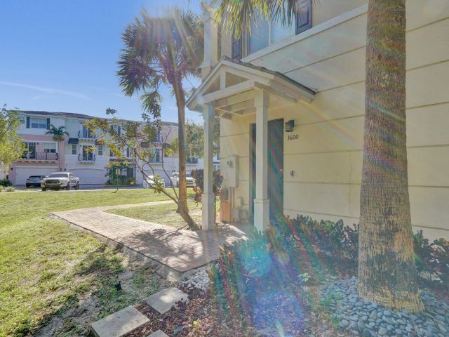 Home for rent at 3600 NW 5th Terrace - photo 6808873