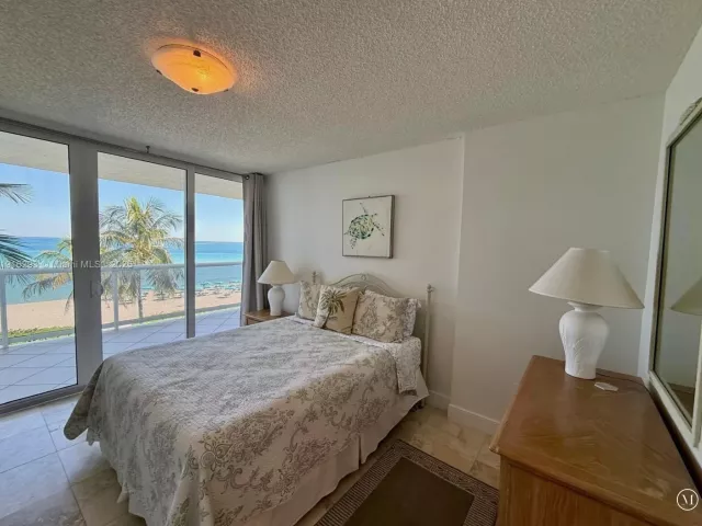 2-bedroom condo for rent in Sunny Isles Beach - 16711 Collins Ave 410 - MondialRealty