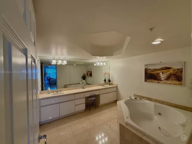 2-bedroom condo for rent in Sunny Isles Beach - 16711 Collins Ave 410 - MondialRealty