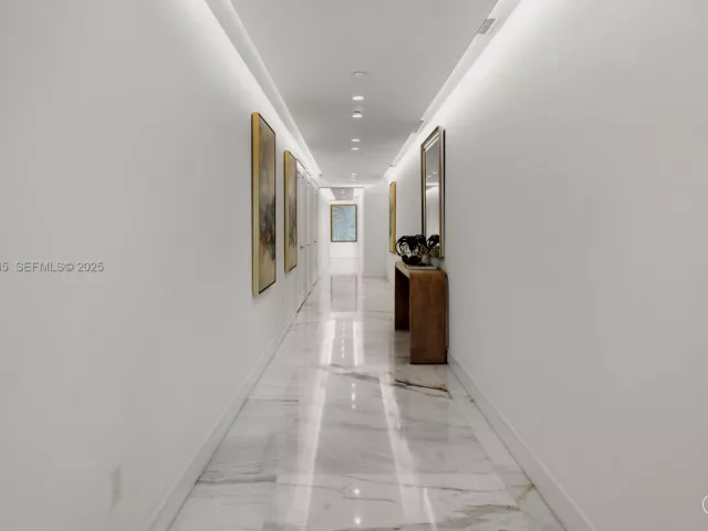 3-bedroom condo for sale in Sunny Isles Beach - 17901 Collins Ave 3406 - MondialRealty