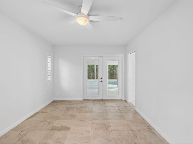 Home for rent at 699 NW 16th Avenue - photo 6808946