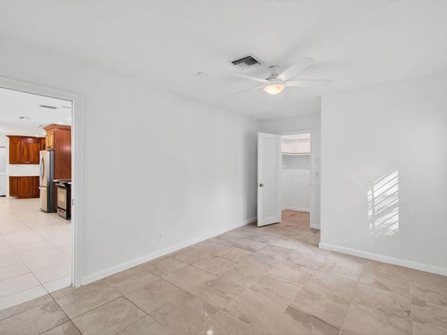 Home for rent at 699 NW 16th Avenue - photo 6808947