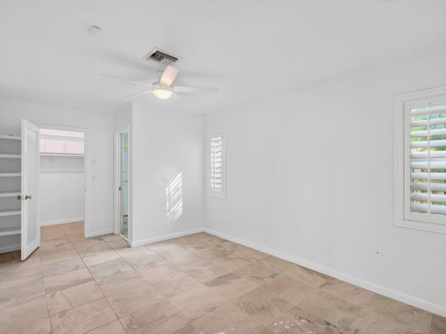 Home for rent at 699 NW 16th Avenue - photo 6808948