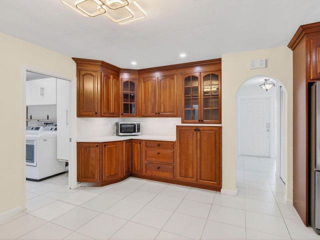 Home for rent at 699 NW 16th Avenue - photo 6808951