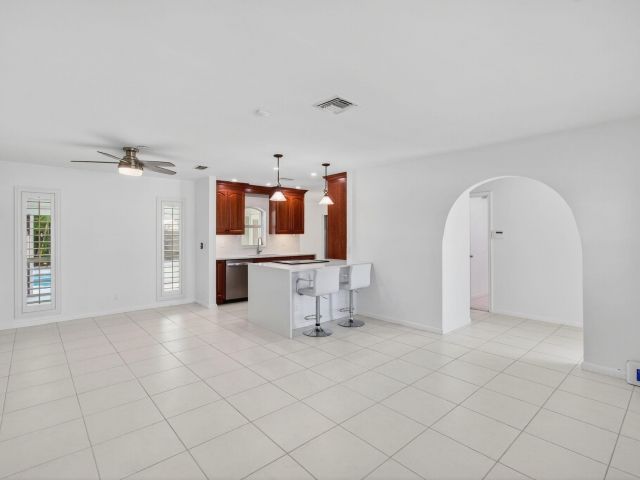 Home for rent at 699 NW 16th Avenue - photo 6808957