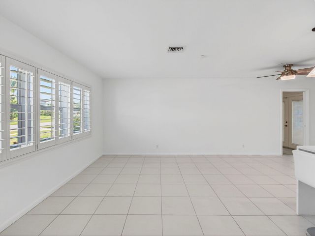 Home for rent at 699 NW 16th Avenue - photo 6808958