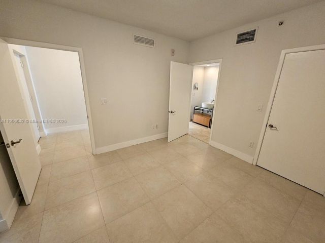 Apartment for rent  Unit #528 - photo 6821558