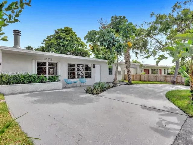 3-bedroom home for rent in Pompano Beach - 1573 NE 30th Ct - MondialRealty