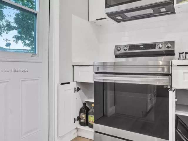 3-bedroom home for rent in Pompano Beach - 1573 NE 30th Ct - MondialRealty