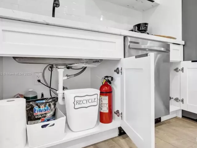 3-bedroom home for rent in Pompano Beach - 1573 NE 30th Ct - MondialRealty