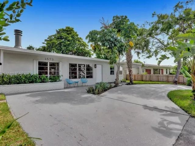 3-bedroom home for rent in Pompano Beach - 1573 NE 30th Ct - MondialRealty