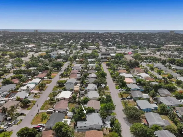 3-bedroom home for rent in Pompano Beach - 1573 NE 30th Ct - MondialRealty