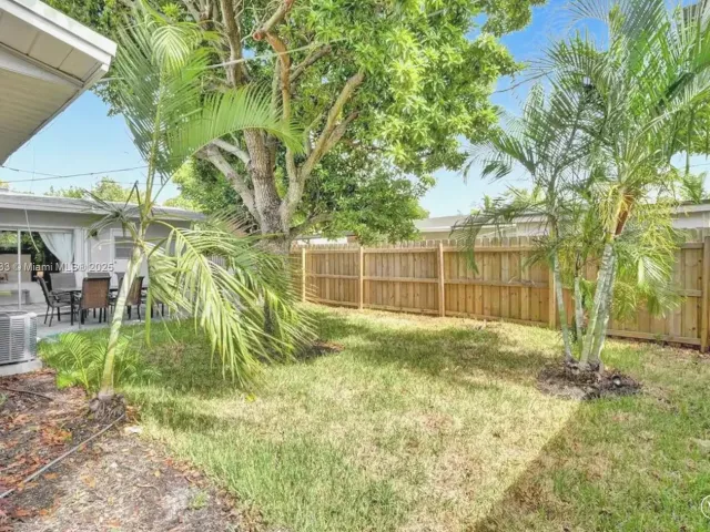 3-bedroom home for rent in Pompano Beach - 1573 NE 30th Ct - MondialRealty