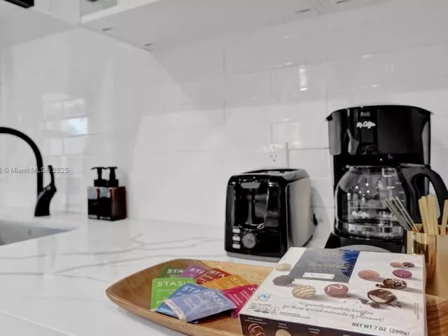 3-bedroom home for rent in Pompano Beach - 1573 NE 30th Ct - MondialRealty