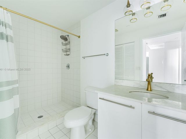 Apartment for sale  Unit #1704 - photo 6807771