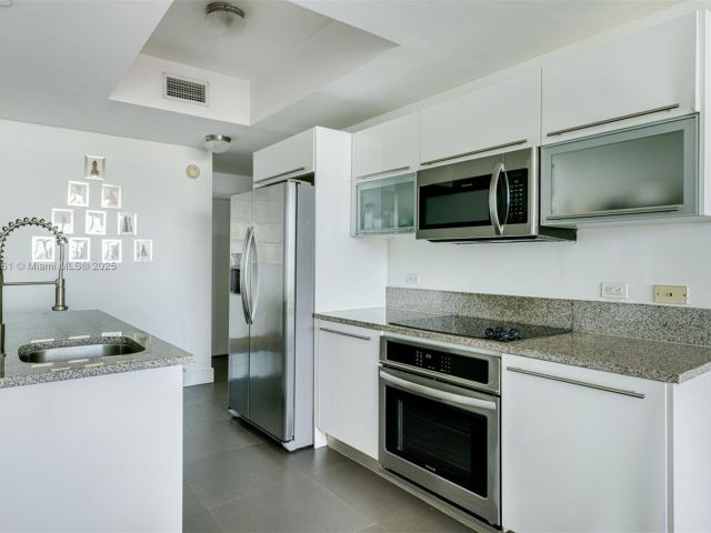 Apartment for sale  Unit #1704 - photo 6807783