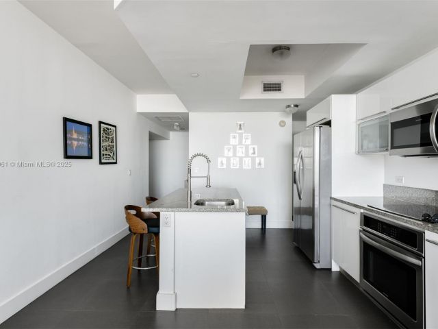 Apartment for sale  Unit #1704 - photo 6807784