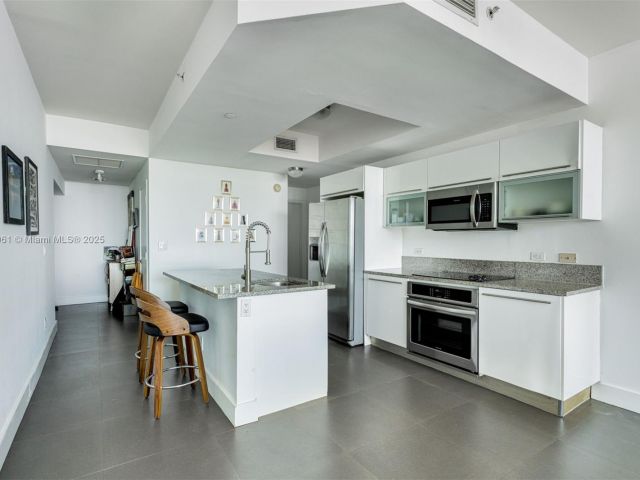 Apartment for sale  Unit #1704 - photo 6807785