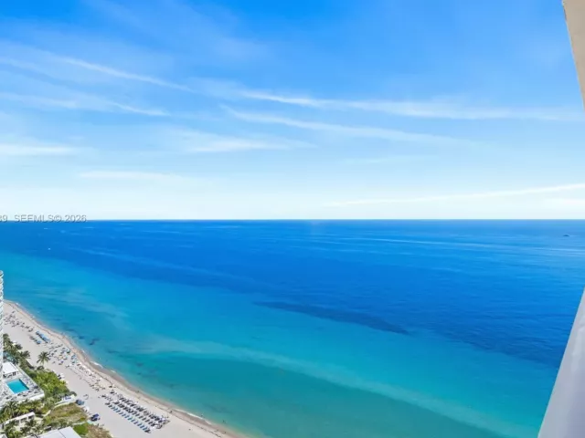 2-bedroom condo for sale in Hallandale Beach - 1830 S Ocean Dr 3708 - MondialRealty