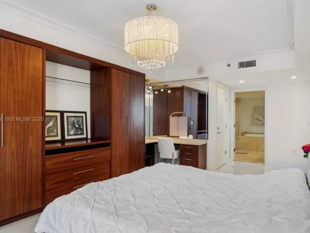 2-bedroom condo for sale in Hallandale Beach - 1830 S Ocean Dr 3708 - MondialRealty