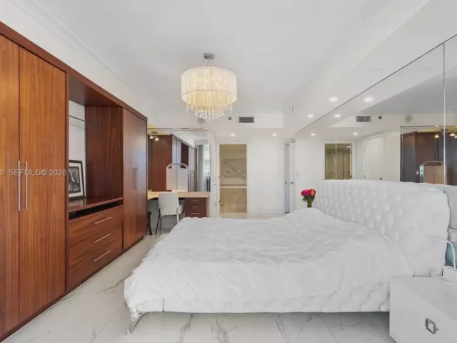 2-bedroom condo for sale in Hallandale Beach - 1830 S Ocean Dr 3708 - MondialRealty
