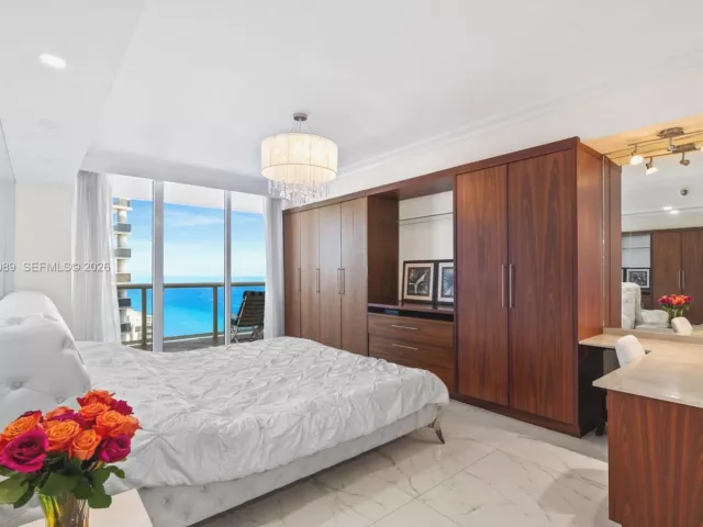 2-bedroom condo for sale in Hallandale Beach - 1830 S Ocean Dr 3708 - MondialRealty