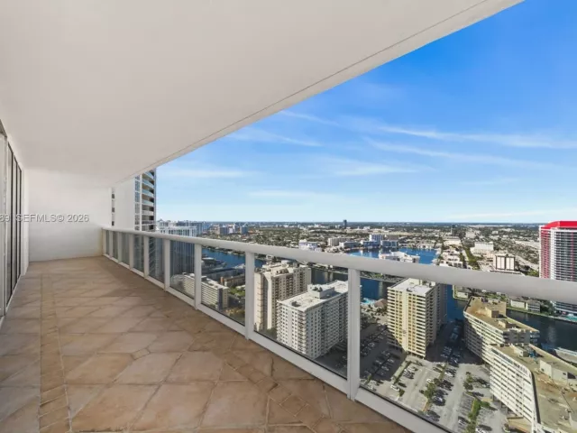 2-bedroom condo for sale in Hallandale Beach - 1830 S Ocean Dr 3708 - MondialRealty