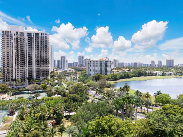 Apartment for sale  Unit #1009 - photo 6806867