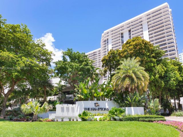 Apartment for sale  Unit #1009 - photo 6806873