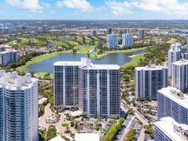 Apartment for sale  Unit #1009 - photo 6806874