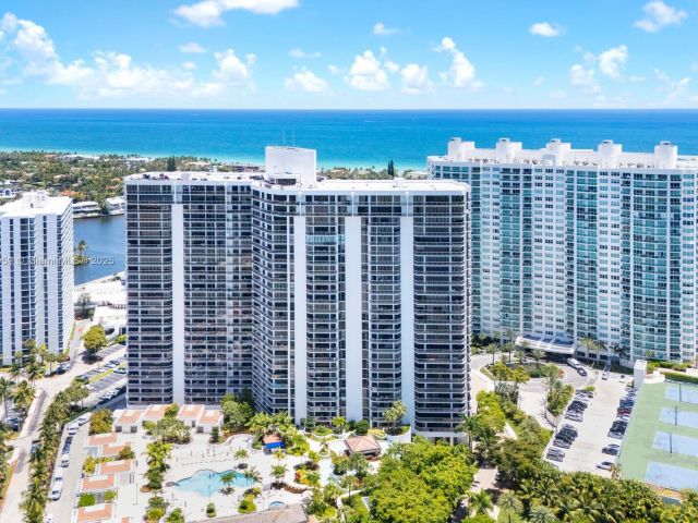 Apartment for sale  Unit #1009 - photo 6806875