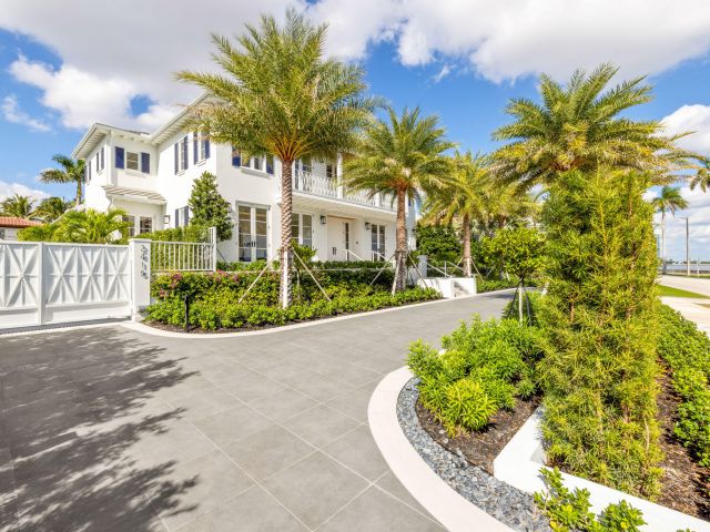 Home for sale at 2415 S Flagler Drive - photo 6814010