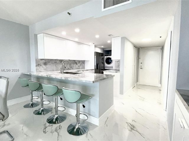 Apartment for rent  Unit #A-1950 - photo 6809732