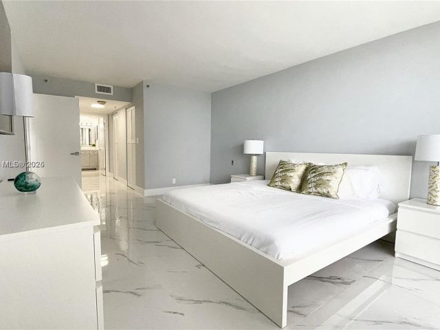 Apartment for rent  Unit #A-1950 - photo 6809734