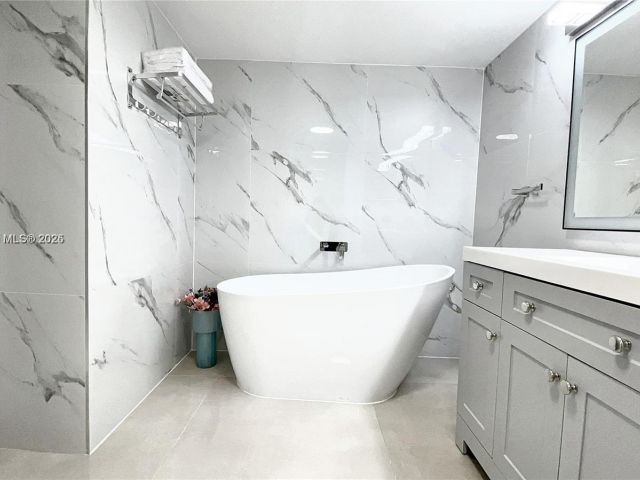 Apartment for rent  Unit #A-1950 - photo 6809736