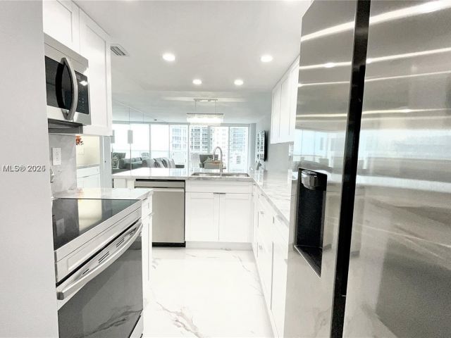 Apartment for rent  Unit #A-1950 - photo 6809743