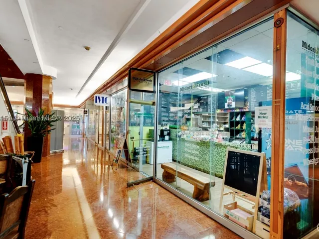 1-bedroom condo for rent in Miami - 1717 N Bayshore Dr A-1950 - MondialRealty